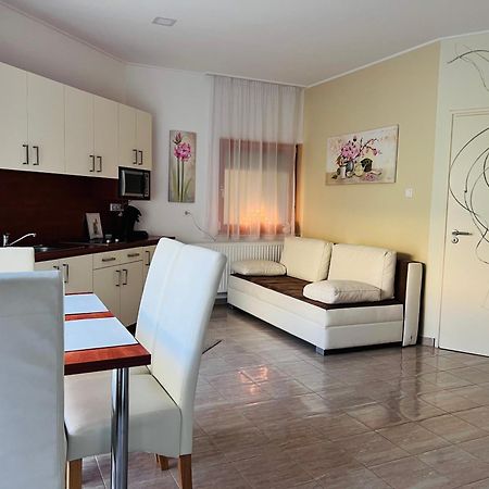 Villa Relax Apartman การ์ดอนนี ภายนอก รูปภาพ