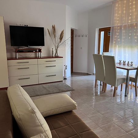 Villa Relax Apartman การ์ดอนนี ภายนอก รูปภาพ