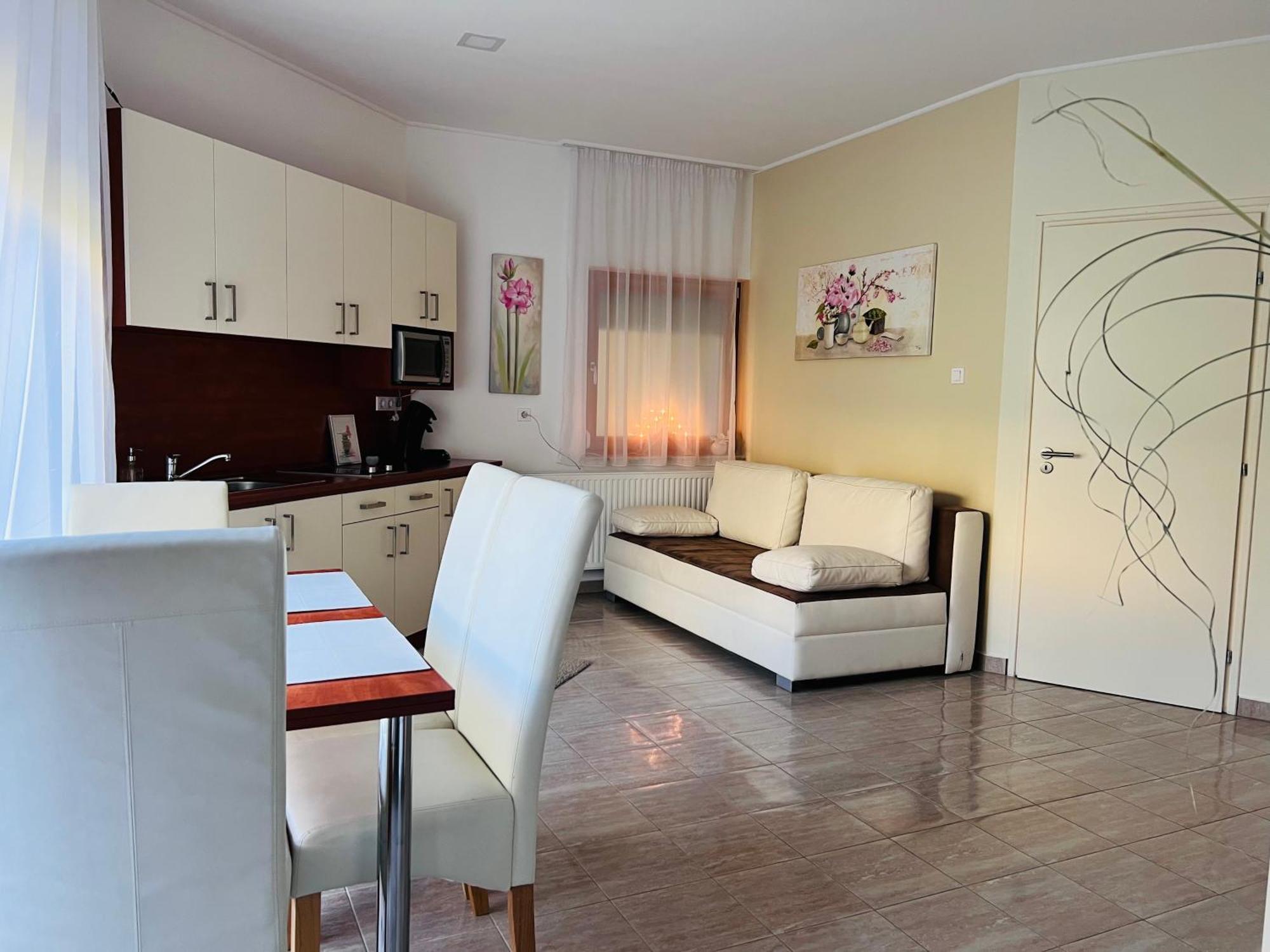 Villa Relax Apartman การ์ดอนนี ภายนอก รูปภาพ