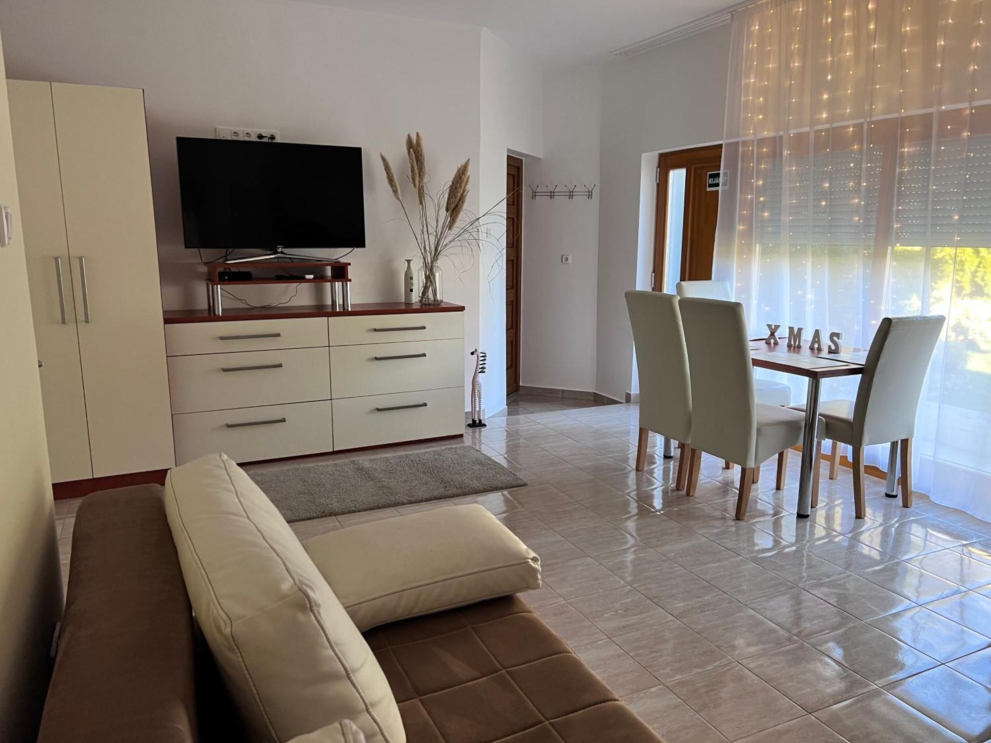 Villa Relax Apartman การ์ดอนนี ภายนอก รูปภาพ